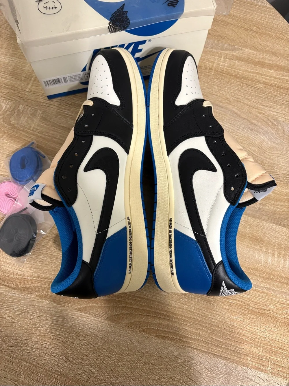 Jordan 1 low × Travis Scott Fragment 1.0
